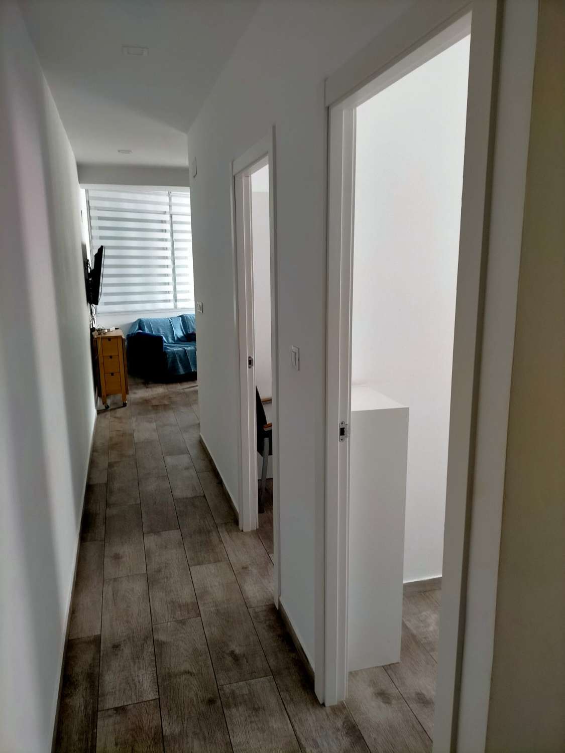 SE ALQUILA DESDE AHORA -31.5.26 BONITO APARTAMENTO EN LA CARIHUELA (TORREMOLINOS)