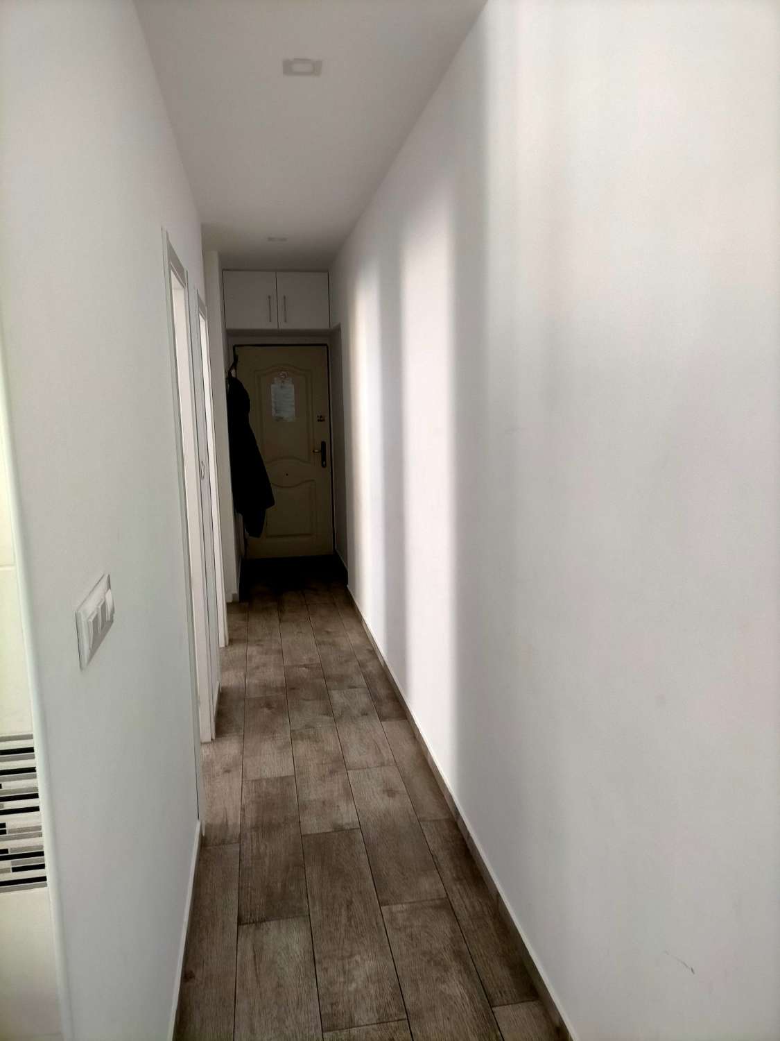 SE ALQUILA DESDE AHORA -31.5.26 BONITO APARTAMENTO EN LA CARIHUELA (TORREMOLINOS)