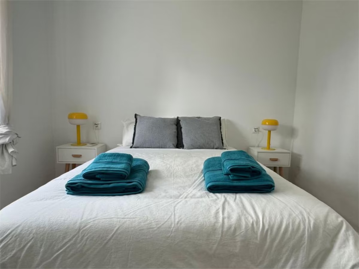 IN AFFITTO DA ORA FINO AL 30.6.26 BELLISSIMO DUPLEX ARREDATO CON VISTA SUL MARE A TORREMOLINOS