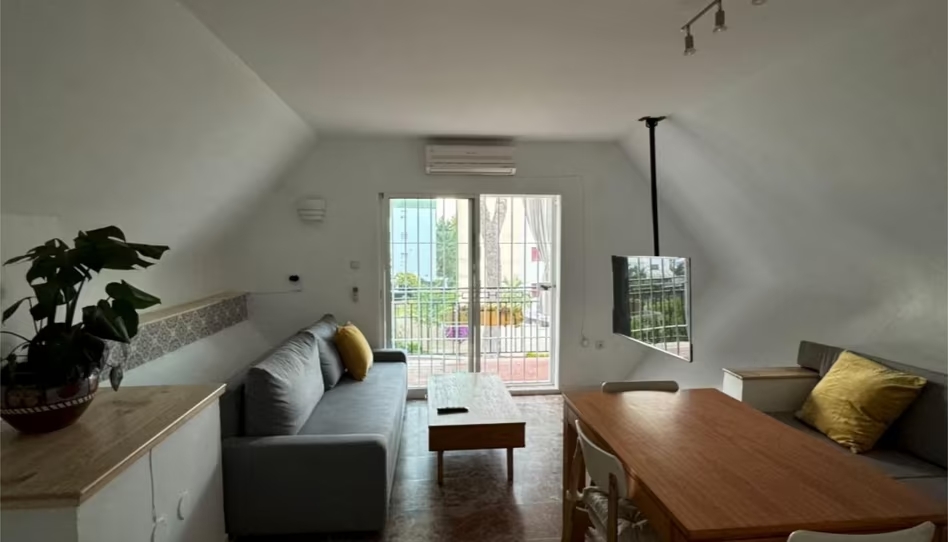 IN AFFITTO DA ORA FINO AL 30.6.26 BELLISSIMO DUPLEX ARREDATO CON VISTA SUL MARE A TORREMOLINOS