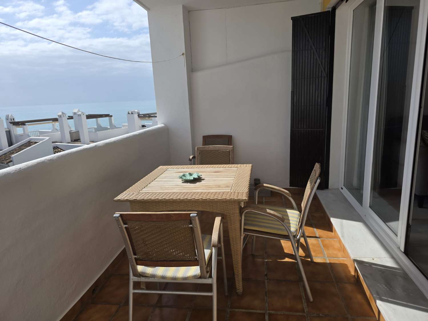 VAKKER LEILIGHET VED STRANDEN TIL LEIE I TORREMEULLE, BENALMADENA COSTA.