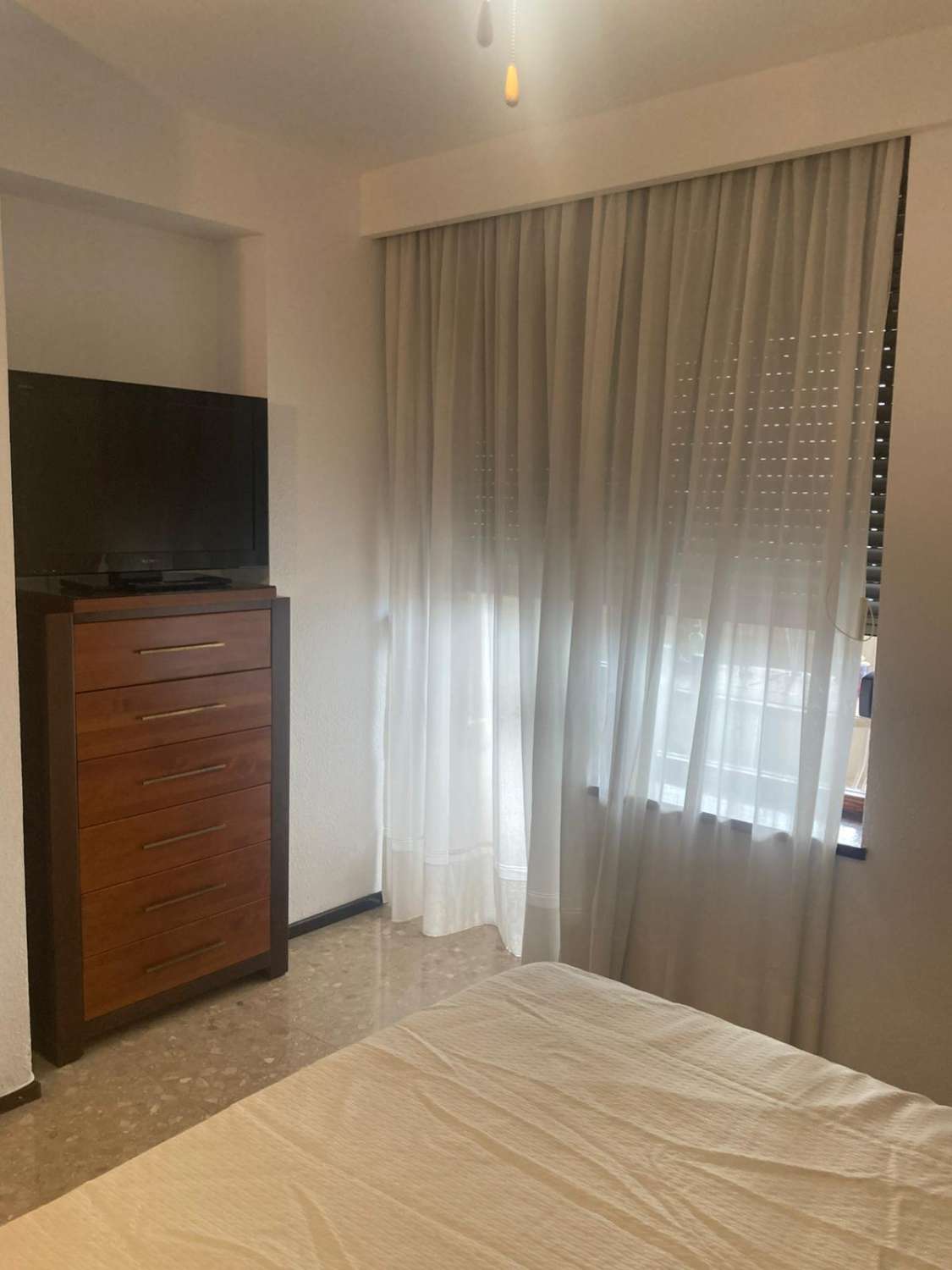 ZU VERMIETEN AB SOFORT BIS ZUM 30.6.26 SCHÖNE WOHNUNG MIT MEERBLICK IN PLAYAMAR (TORREMOLINOS)