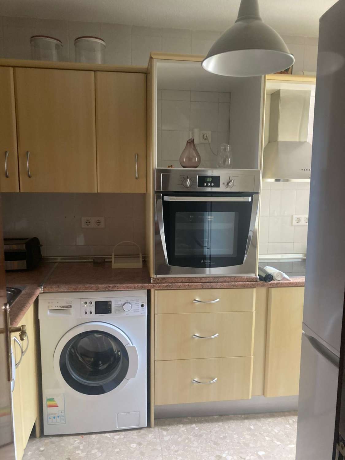 ZU VERMIETEN AB SOFORT BIS ZUM 30.6.26 SCHÖNE WOHNUNG MIT MEERBLICK IN PLAYAMAR (TORREMOLINOS)