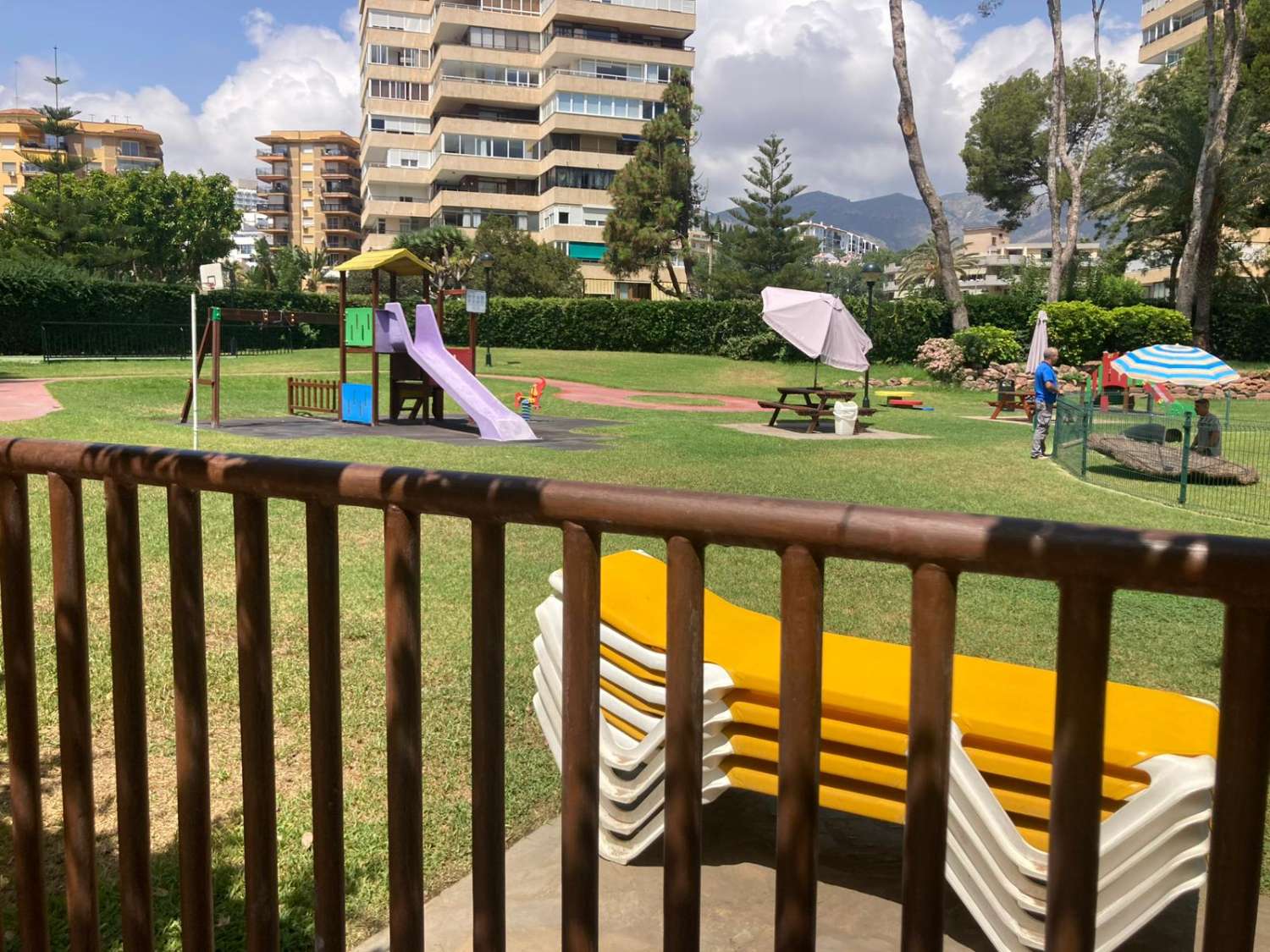 ZU VERMIETEN AB SOFORT BIS ZUM 30.6.26 SCHÖNE WOHNUNG MIT MEERBLICK IN PLAYAMAR (TORREMOLINOS)