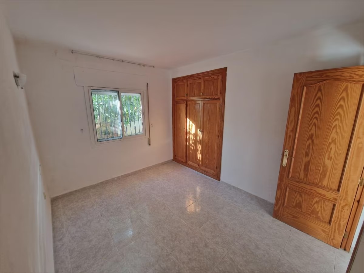 HUVILA MERINÄKÖALALLA MYYTÄVÄNÄ MONTEALTOSSA REFORMIIN (BENALMADENA)