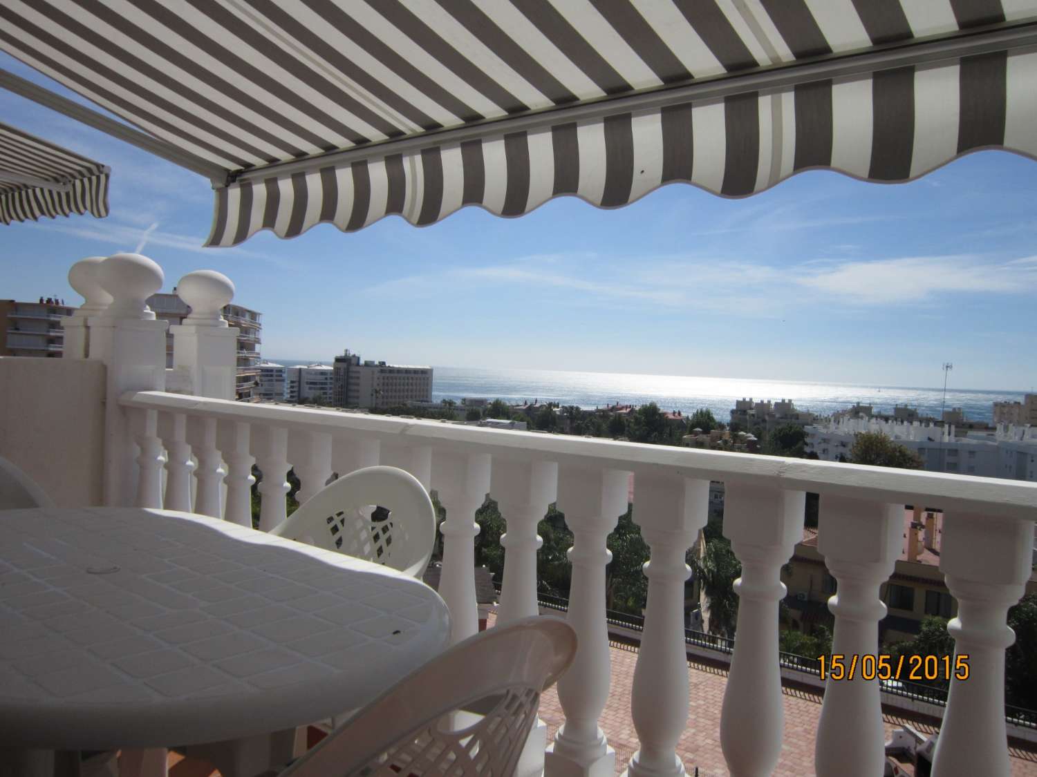 SE ALQUILA POR LARGA TEMPORADADESDE AHORA  BONITO TRIPLEXCIN IMPRESIONANTES VISTAS AL MAR  EN ZONA MONTEMAR (TORREMOLINOS)