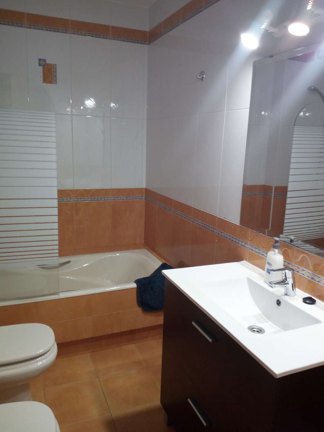 SE ALQUILA POR LARGA TEMPORADADESDE AHORA  BONITO TRIPLEXCIN IMPRESIONANTES VISTAS AL MAR  EN ZONA MONTEMAR (TORREMOLINOS)