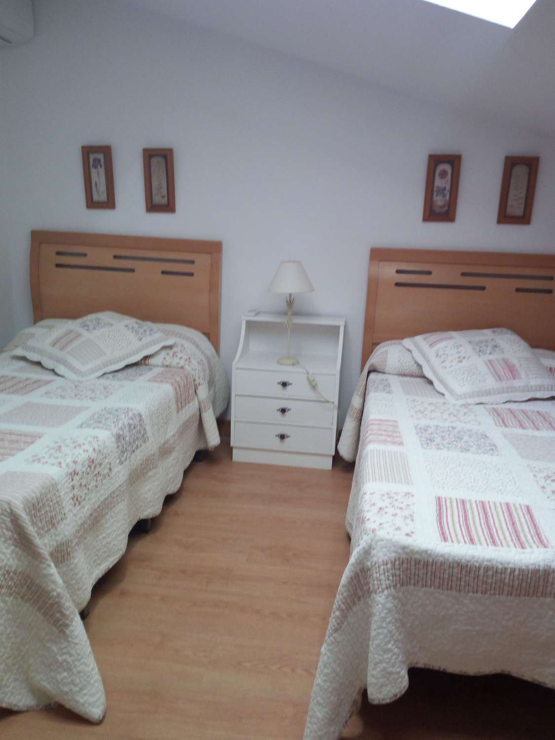 SE ALQUILA POR LARGA TEMPORADADESDE AHORA  BONITO TRIPLEXCIN IMPRESIONANTES VISTAS AL MAR  EN ZONA MONTEMAR (TORREMOLINOS)