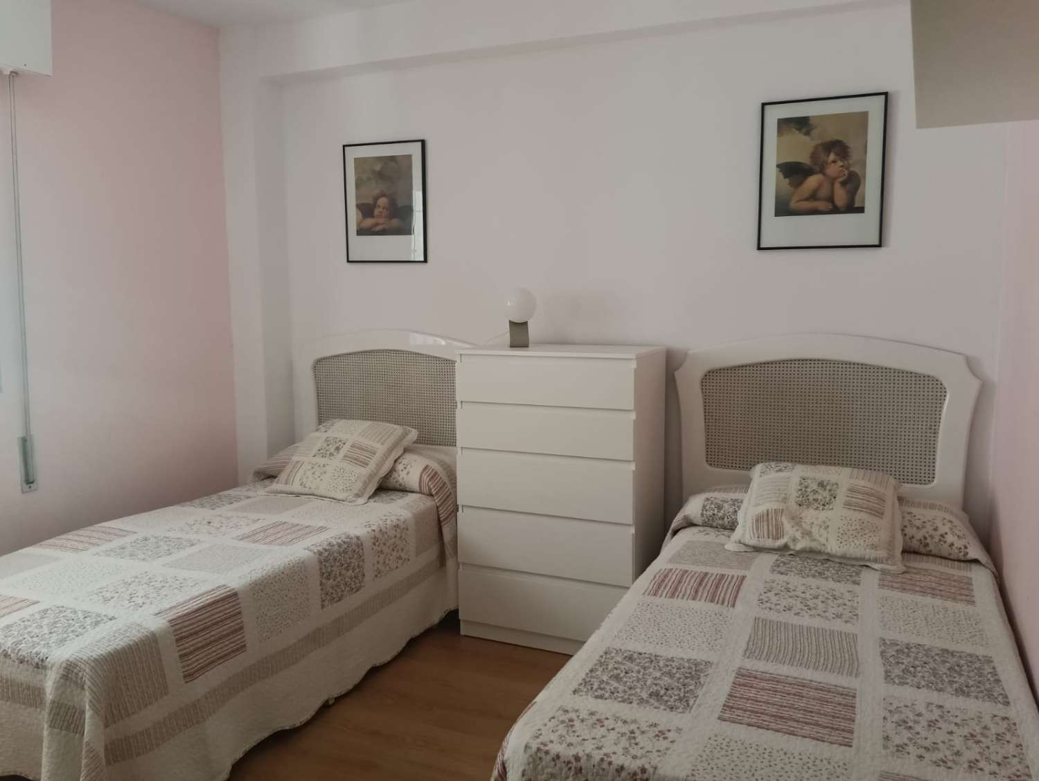 SE ALQUILA POR LARGA TEMPORADADESDE AHORA  BONITO TRIPLEXCIN IMPRESIONANTES VISTAS AL MAR  EN ZONA MONTEMAR (TORREMOLINOS)