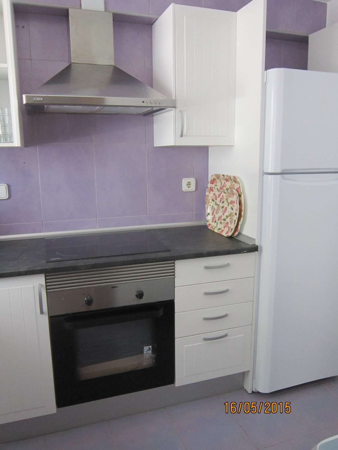 SE ALQUILA POR LARGA TEMPORADADESDE AHORA  BONITO TRIPLEXCIN IMPRESIONANTES VISTAS AL MAR  EN ZONA MONTEMAR (TORREMOLINOS)