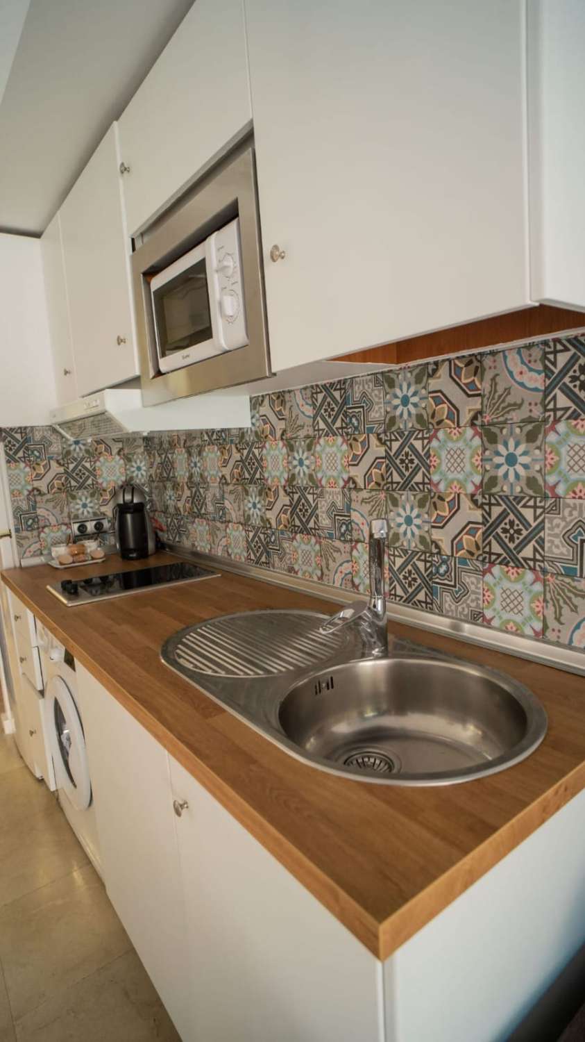 Vuokrattavana tästä päivästä 30.4.2026 asti kaunis huoneisto Benalmadena Costalla 200 metrin päässä rannasta