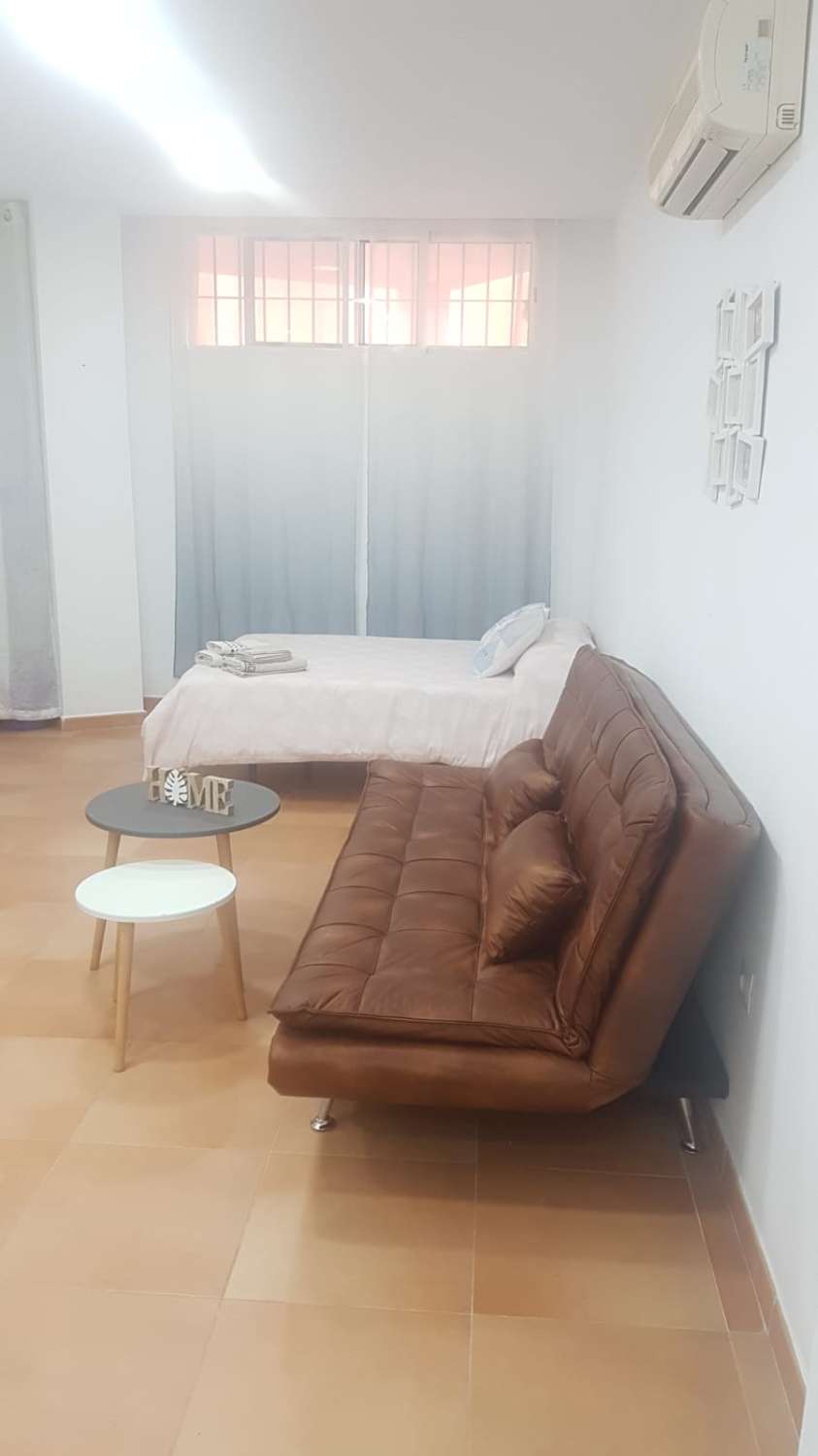 BEAU STUDIO À VENDRE DANS LA RÉGION DE LA COLINA (TORREMOLINOS).
