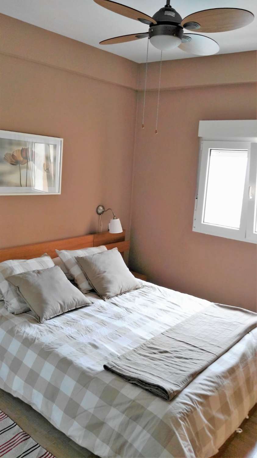 MUKAVA HUONEISTO MERINÄKÖALALLA PITKÄAIKAISEEN VUOKRAUKSEEN FUENGIROLASSA