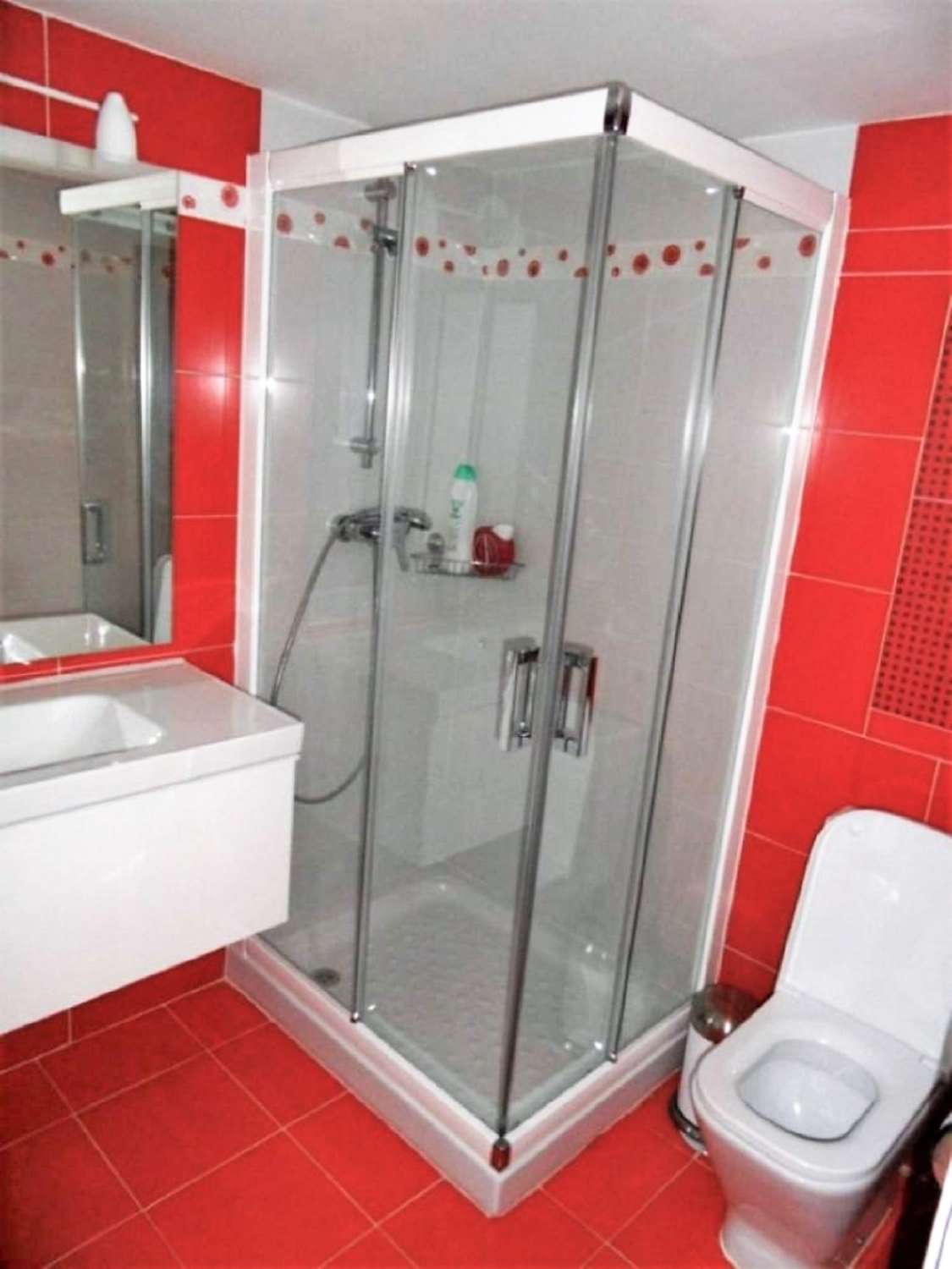 MUKAVA HUONEISTO MERINÄKÖALALLA PITKÄAIKAISEEN VUOKRAUKSEEN FUENGIROLASSA