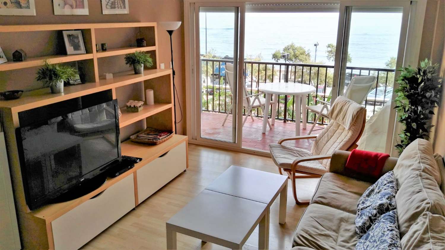 MUKAVA HUONEISTO MERINÄKÖALALLA PITKÄAIKAISEEN VUOKRAUKSEEN FUENGIROLASSA