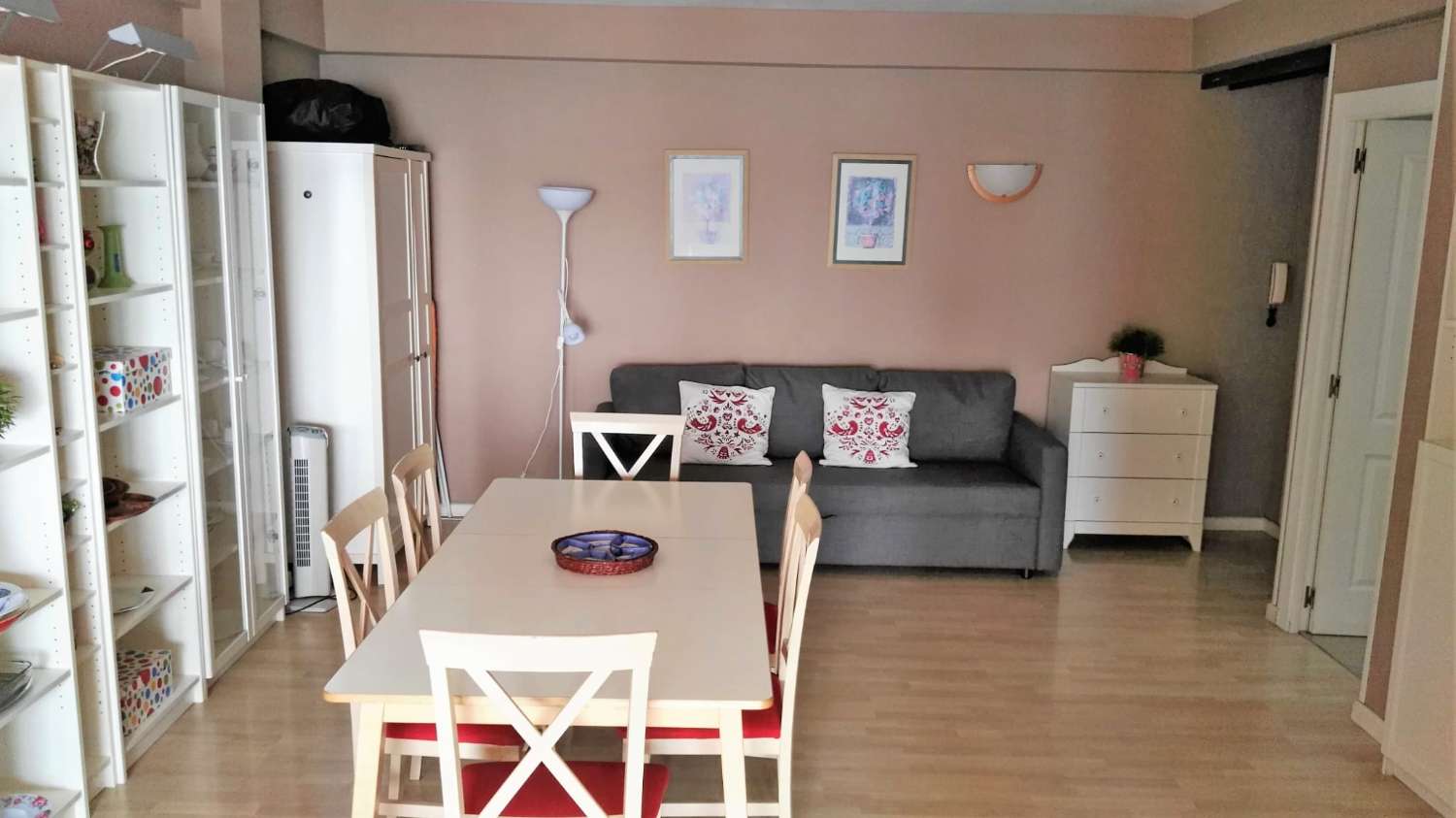 MUKAVA HUONEISTO MERINÄKÖALALLA PITKÄAIKAISEEN VUOKRAUKSEEN FUENGIROLASSA