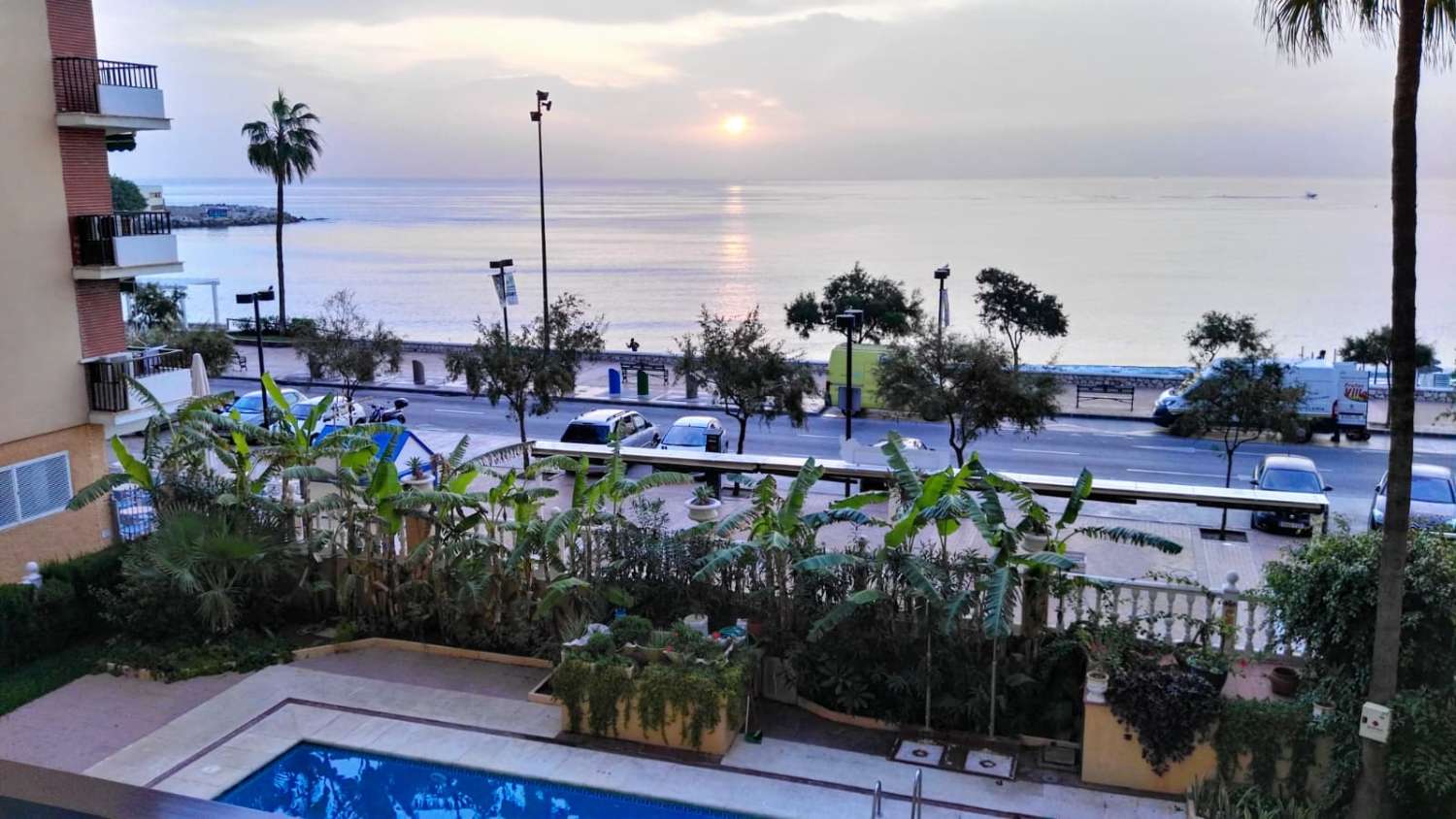 MUKAVA HUONEISTO MERINÄKÖALALLA PITKÄAIKAISEEN VUOKRAUKSEEN FUENGIROLASSA