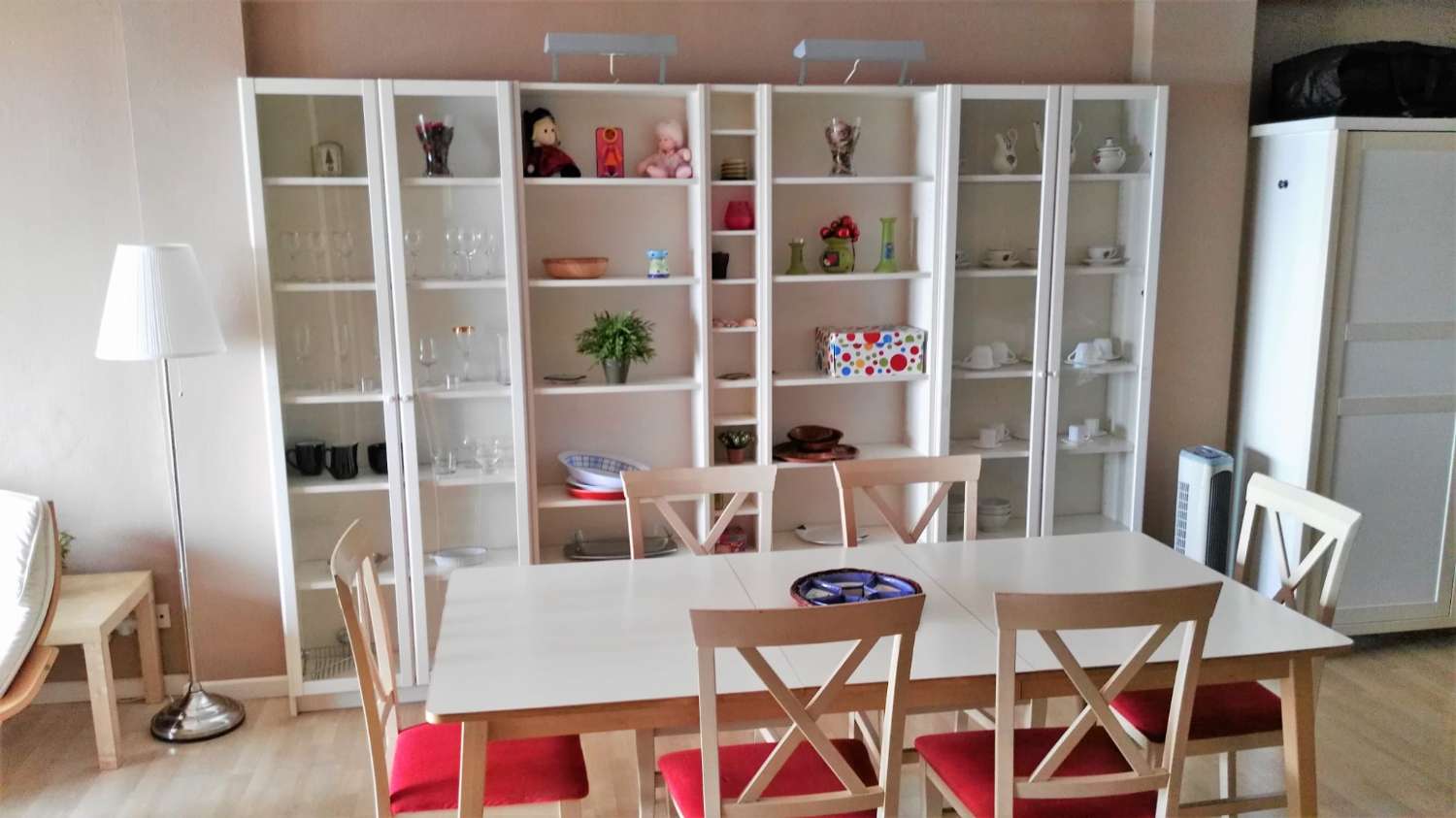 MUKAVA HUONEISTO MERINÄKÖALALLA PITKÄAIKAISEEN VUOKRAUKSEEN FUENGIROLASSA