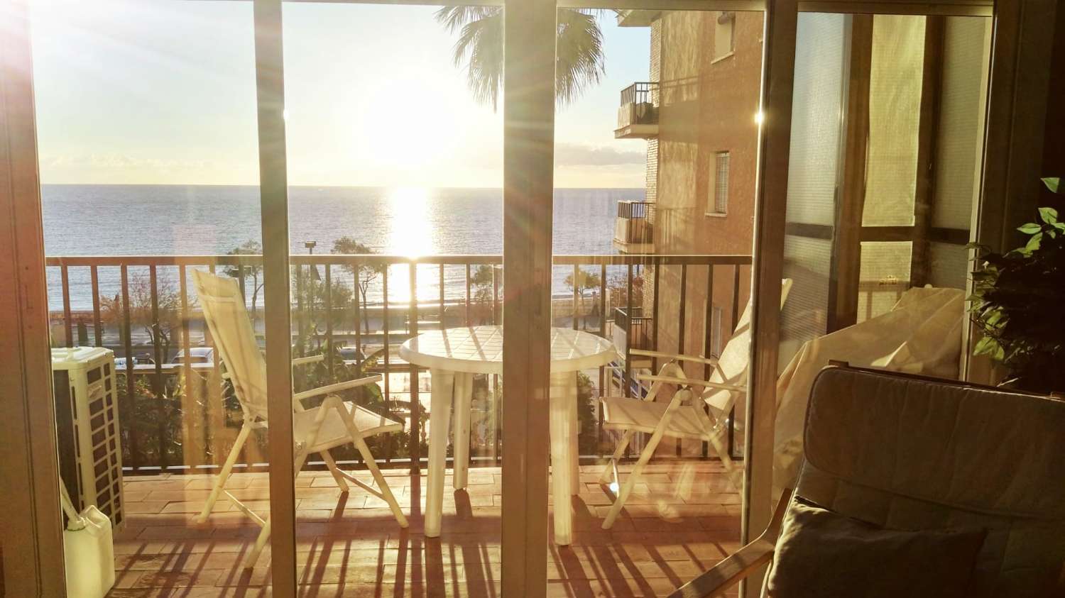 MUKAVA HUONEISTO MERINÄKÖALALLA PITKÄAIKAISEEN VUOKRAUKSEEN FUENGIROLASSA