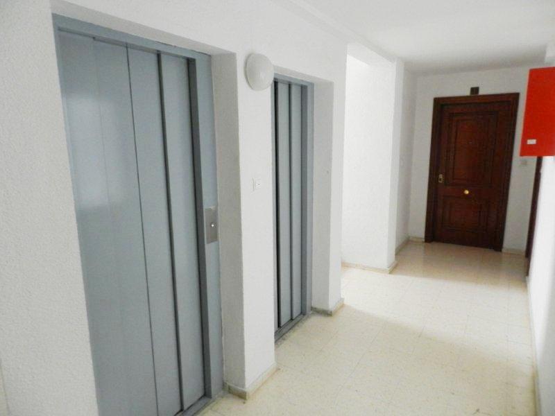 MUKAVA HUONEISTO MERINÄKÖALALLA PITKÄAIKAISEEN VUOKRAUKSEEN FUENGIROLASSA