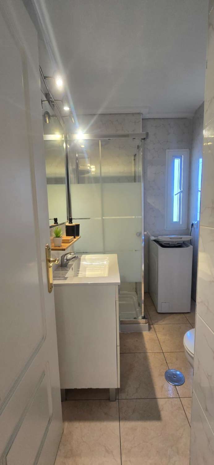 BELLISSIMO APPARTAMENTO CON 1 CAMERA DA LETTO IN VENDITA AD ARROYO DE LA MIEL (BENALMADENA)