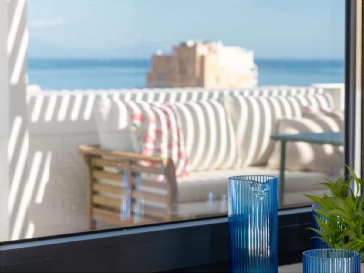 HYGGELIG STUDIO MED HAVUTSIKT I LOS BOLICHES FUENGIROLA TIL LEIE PÅ LANG SIKT