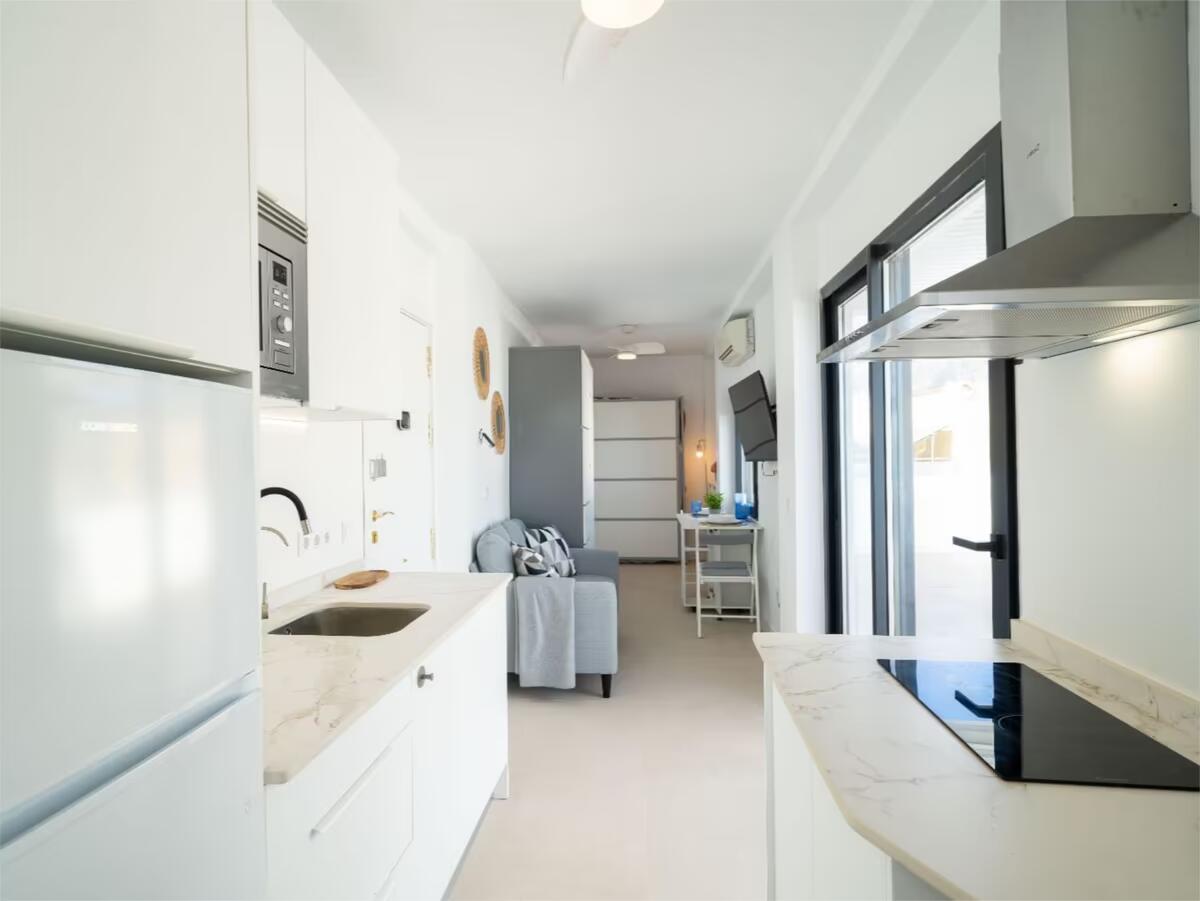 HYGGELIG STUDIO MED HAVUTSIKT I LOS BOLICHES FUENGIROLA TIL LEIE PÅ LANG SIKT