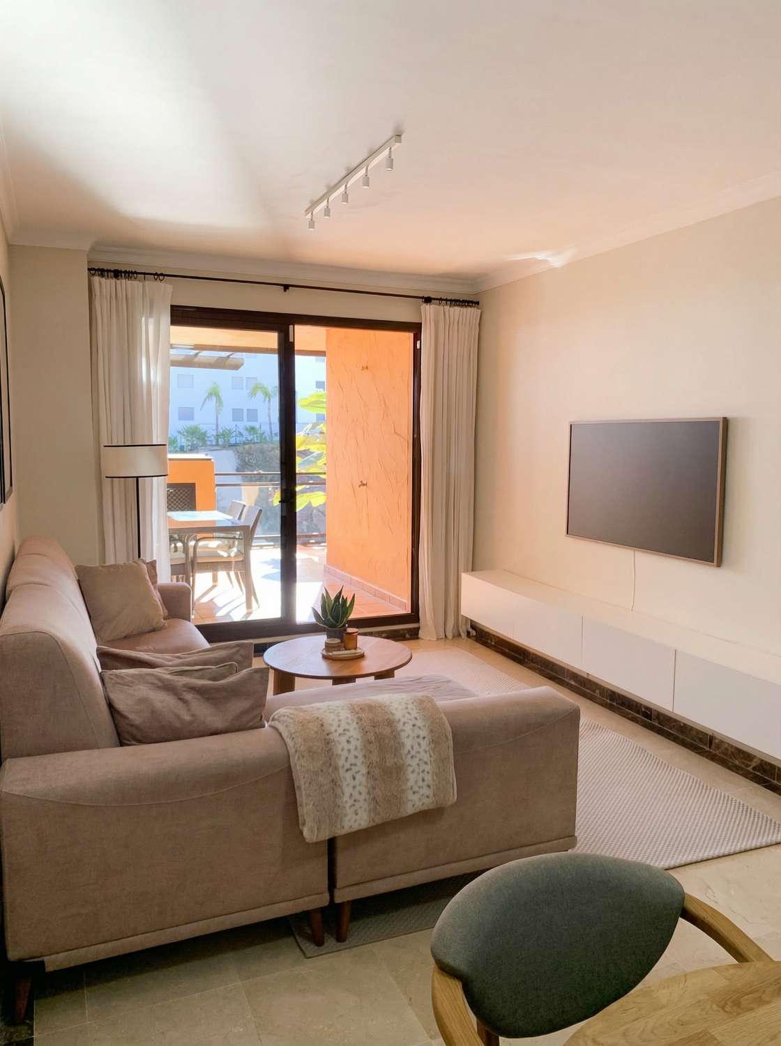 LOCATION LONGUE DURÉE À PARTIR DU 14.1.26 BEL APPARTEMENT AVEC VUE SUR LA MER DANS LE QUARTIER DE LA CALA DE MIJAS (MIJAS)