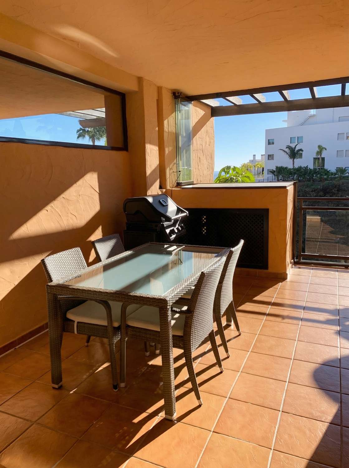 LOCATION LONGUE DURÉE À PARTIR DU 14.1.26 BEL APPARTEMENT AVEC VUE SUR LA MER DANS LE QUARTIER DE LA CALA DE MIJAS (MIJAS)