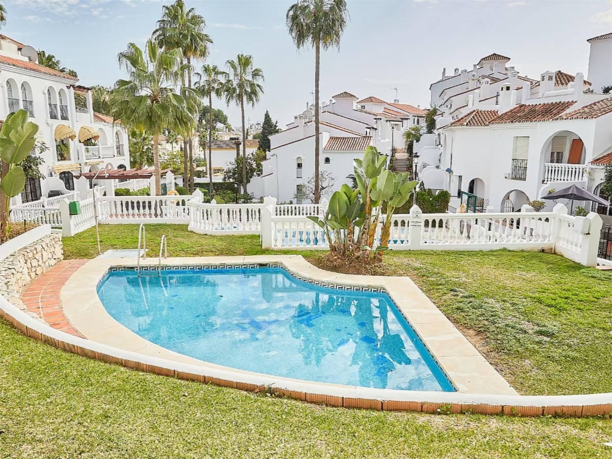 Se alquila precioso apartamento en Riviera del Sol (Mijas)