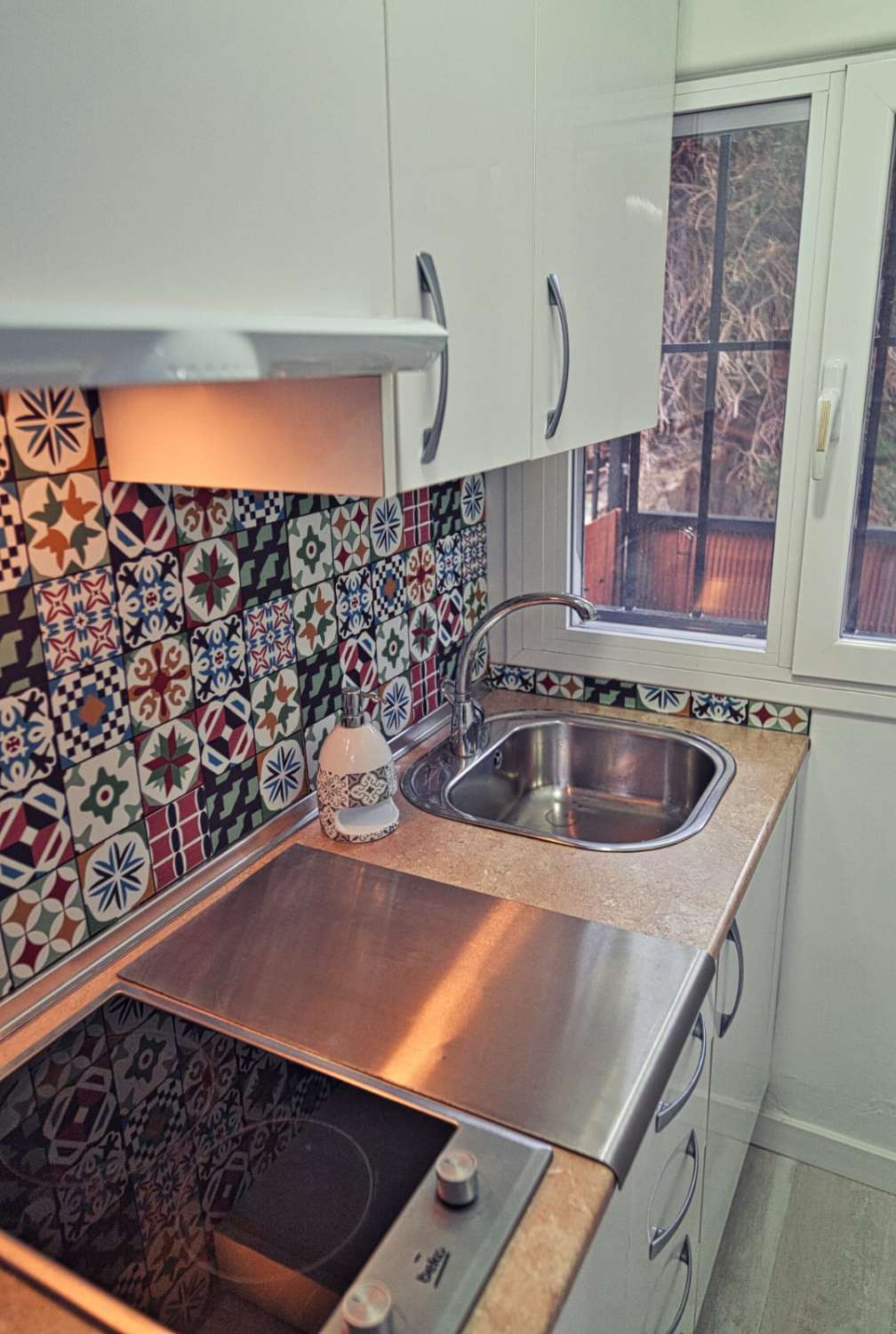 SE ALQUILA DESDE 15.12.25-15-6.26 y DESDE  1.9.26-15.6.27 BONITO APARTAMENTO A 100 METROS DE LA PLAYA EN BENALMÁDENA