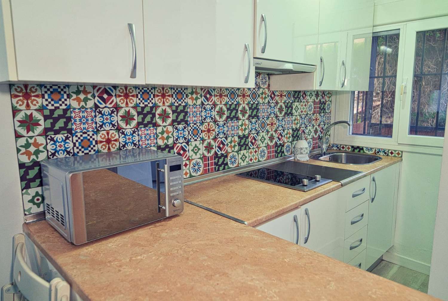 SE ALQUILA DESDE 15.12.25-15-6.26 y DESDE  1.9.26-15.6.27 BONITO APARTAMENTO A 100 METROS DE LA PLAYA EN BENALMÁDENA