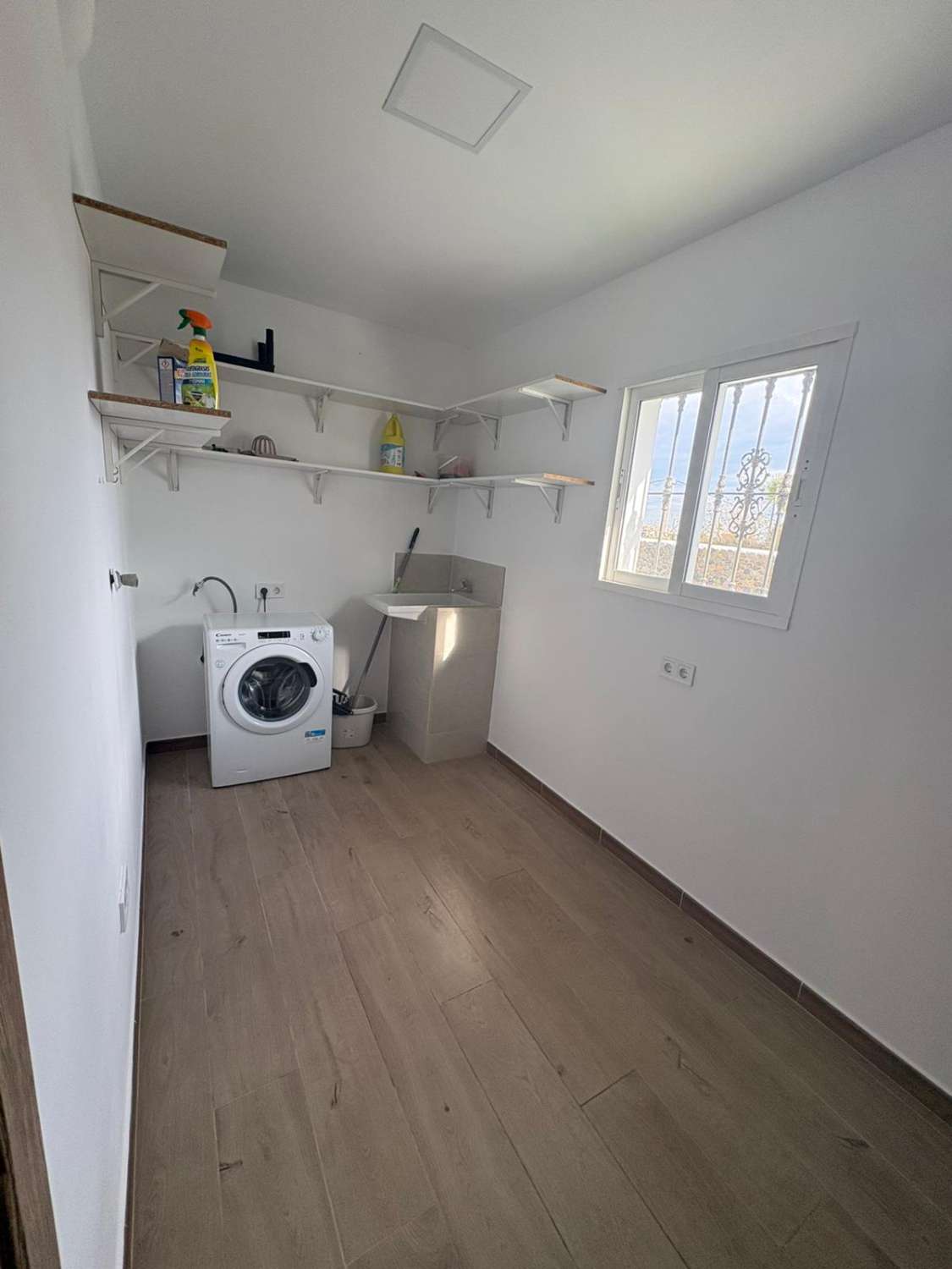 PRACHTIGE VILLA TE HUUR OP HET PLATTELAND IN DE OMGEVING VAN LA ALQUERIA (MIJAS)