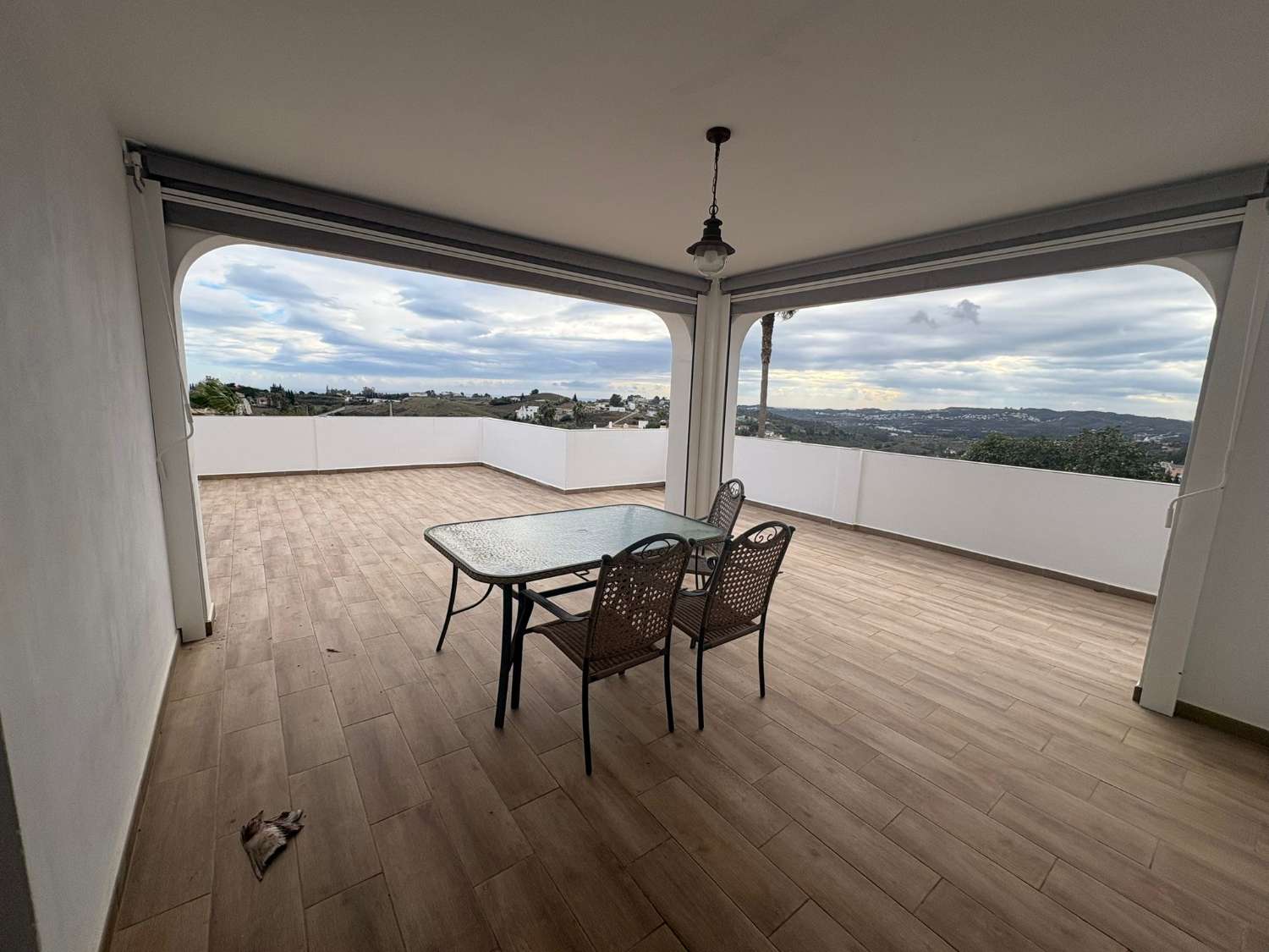 PRACHTIGE VILLA TE HUUR OP HET PLATTELAND IN DE OMGEVING VAN LA ALQUERIA (MIJAS)