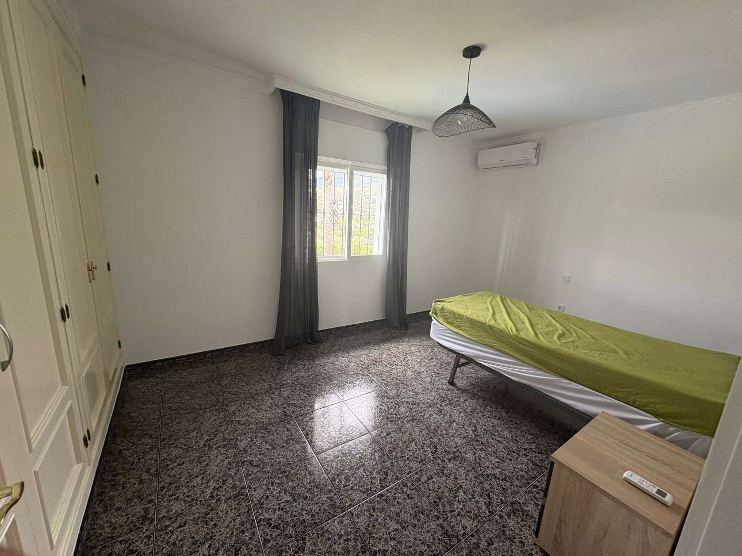 PRACHTIGE VILLA TE HUUR OP HET PLATTELAND IN DE OMGEVING VAN LA ALQUERIA (MIJAS)