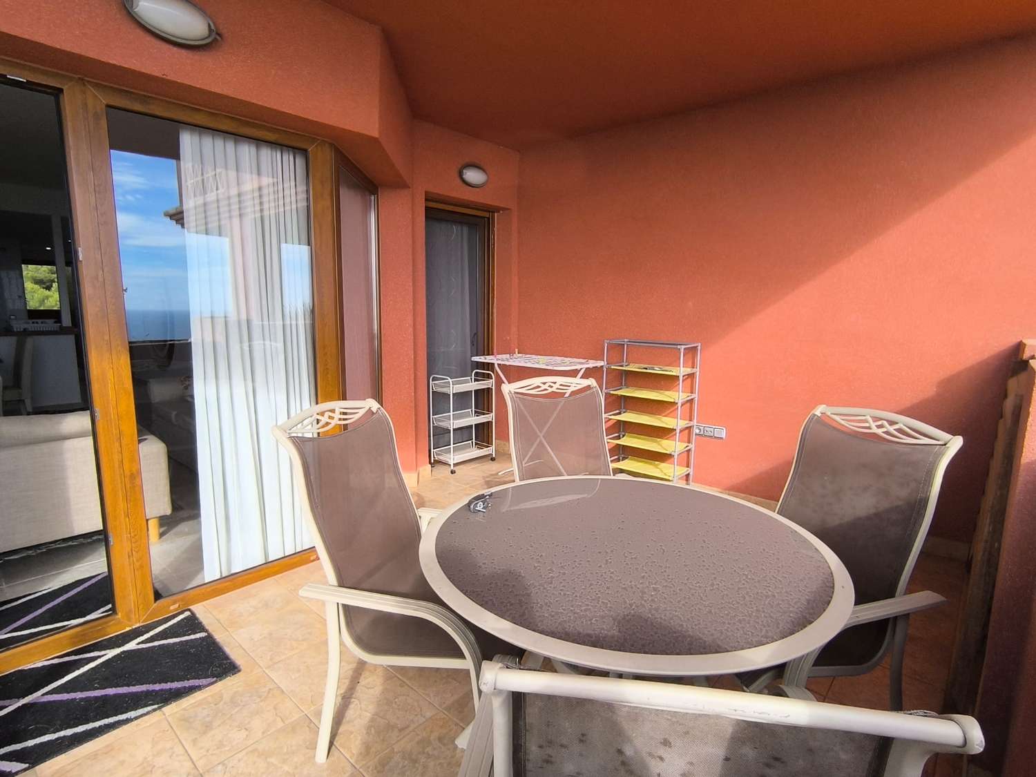 LANGSIKTIG TIL LEIE FRA NÅ AV VAKKER LEILIGHET MED HAVUTSIKT I ALTOS DEL HIGUERON