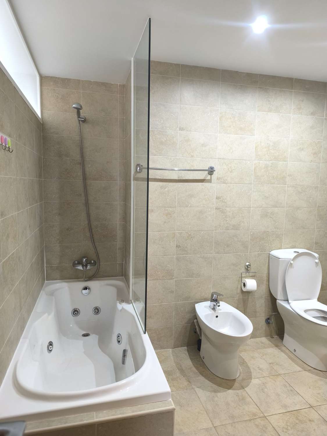 LANGSIKTIG TIL LEIE FRA NÅ AV VAKKER LEILIGHET MED HAVUTSIKT I ALTOS DEL HIGUERON