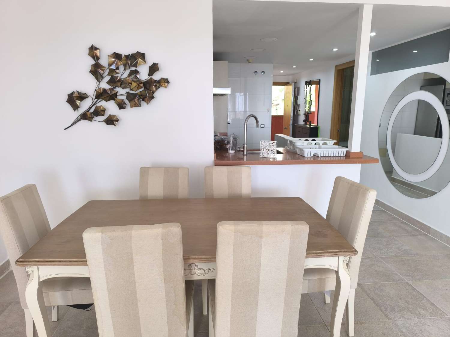 LANGSIKTIG TIL LEIE FRA NÅ AV VAKKER LEILIGHET MED HAVUTSIKT I ALTOS DEL HIGUERON