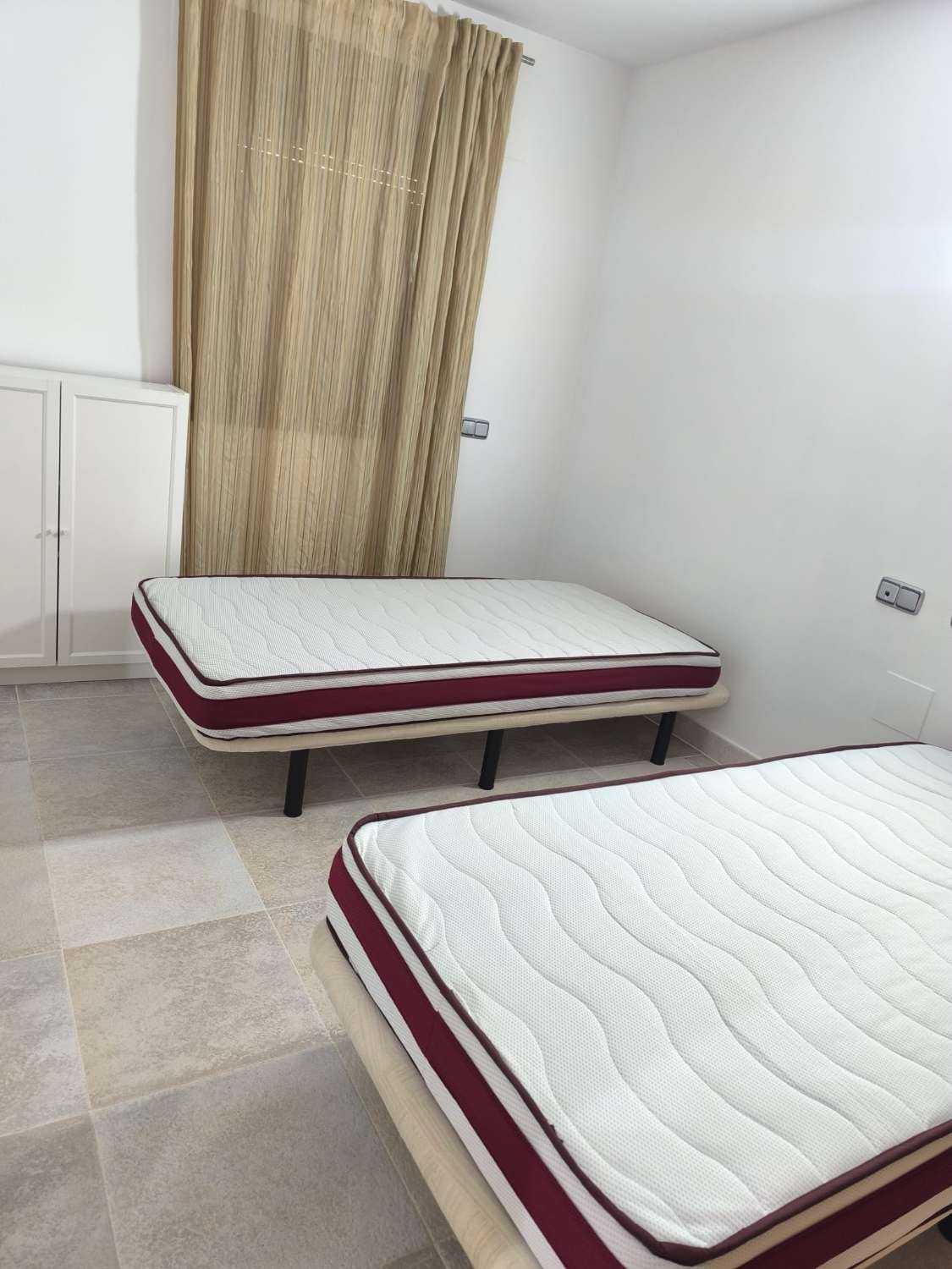 LANGSIKTIG TIL LEIE FRA NÅ AV VAKKER LEILIGHET MED HAVUTSIKT I ALTOS DEL HIGUERON