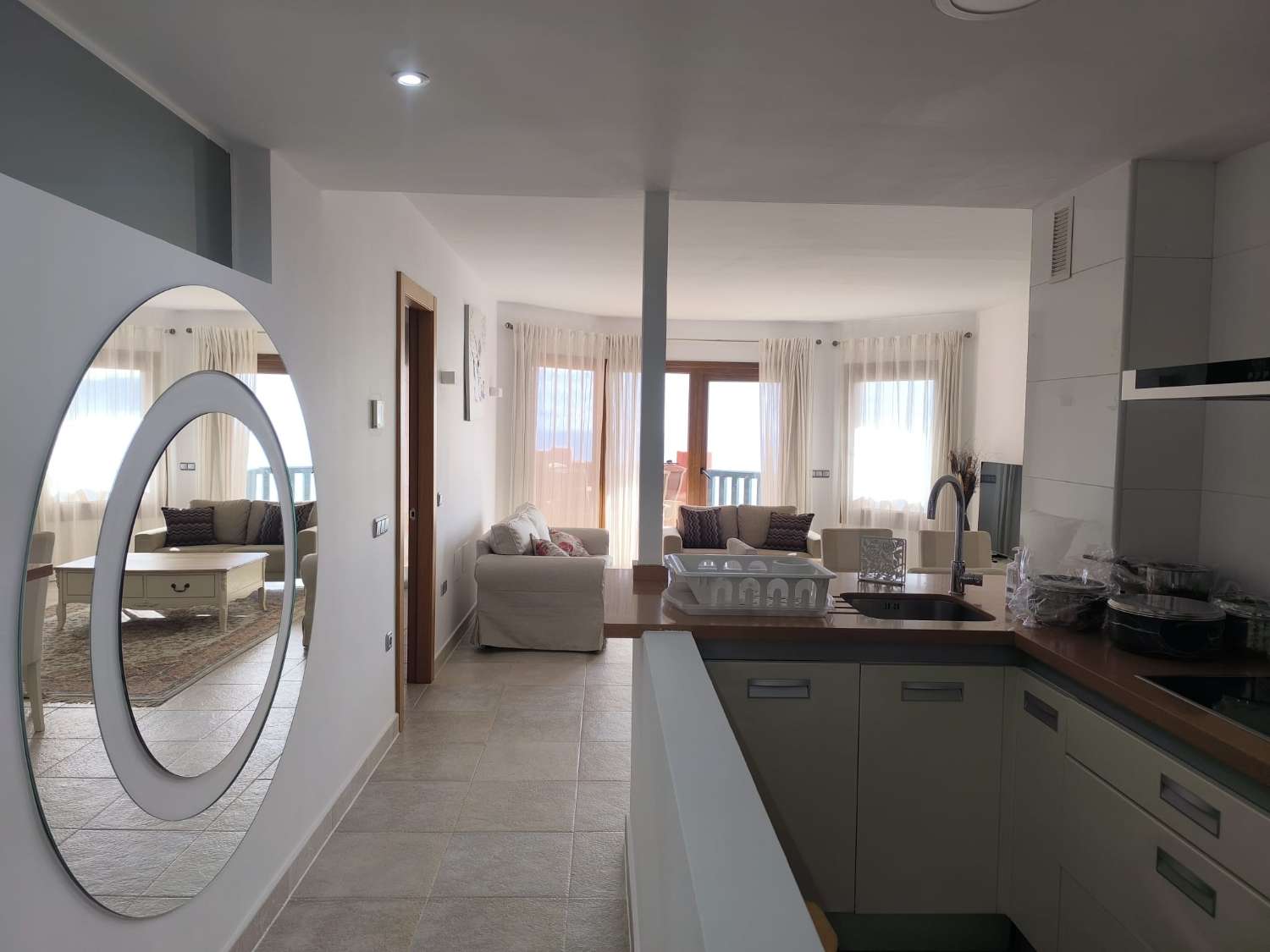 LANGSIKTIG TIL LEIE FRA NÅ AV VAKKER LEILIGHET MED HAVUTSIKT I ALTOS DEL HIGUERON