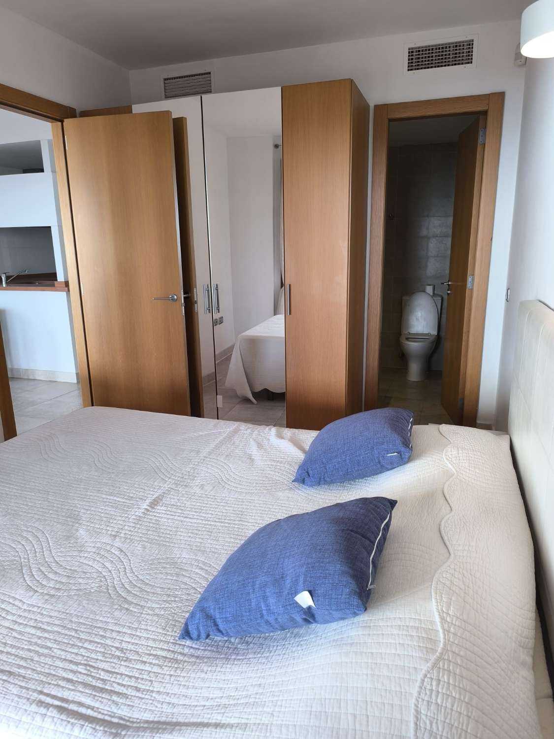 LANGSIKTIG TIL LEIE FRA NÅ AV VAKKER LEILIGHET MED HAVUTSIKT I ALTOS DEL HIGUERON