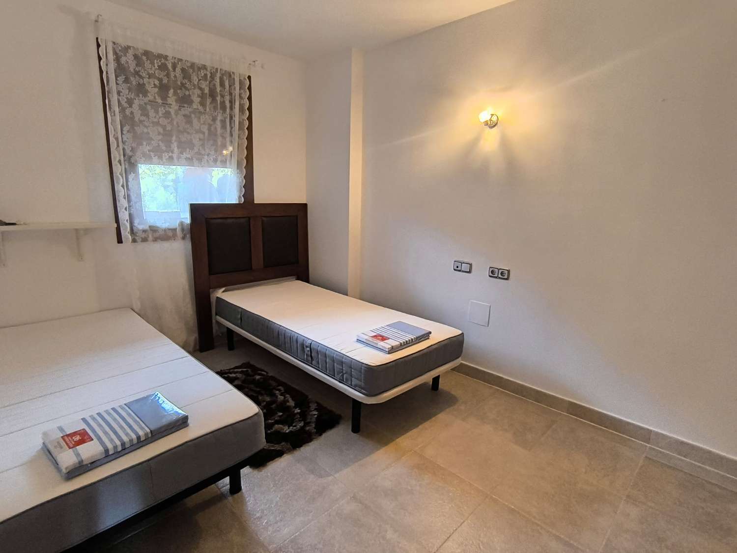 LANGSIKTIG TIL LEIE FRA NÅ AV VAKKER LEILIGHET MED HAVUTSIKT I ALTOS DEL HIGUERON