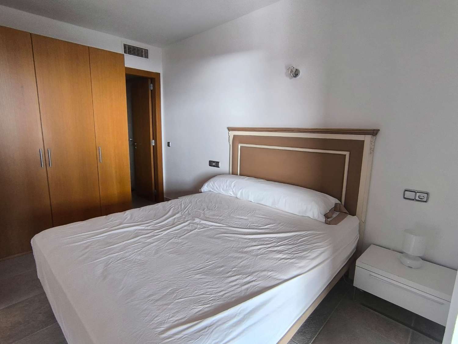 LANGSIKTIG TIL LEIE FRA NÅ AV VAKKER LEILIGHET MED HAVUTSIKT I ALTOS DEL HIGUERON