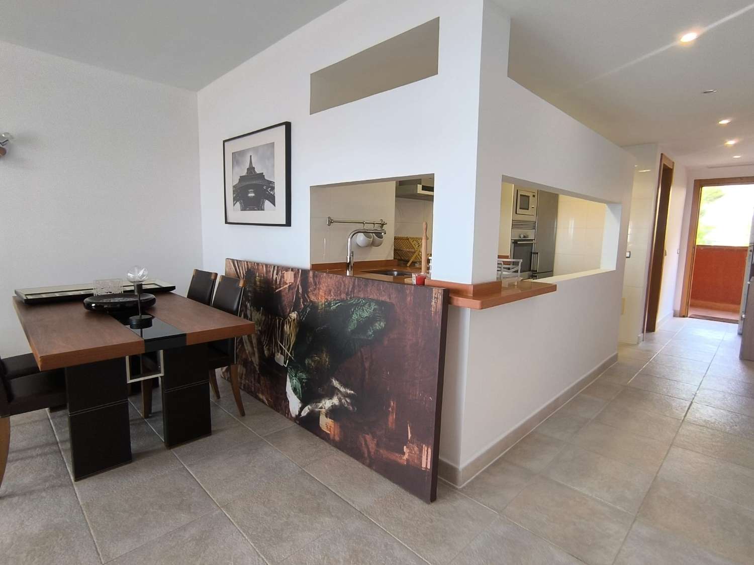 LANGSIKTIG TIL LEIE FRA NÅ AV VAKKER LEILIGHET MED HAVUTSIKT I ALTOS DEL HIGUERON