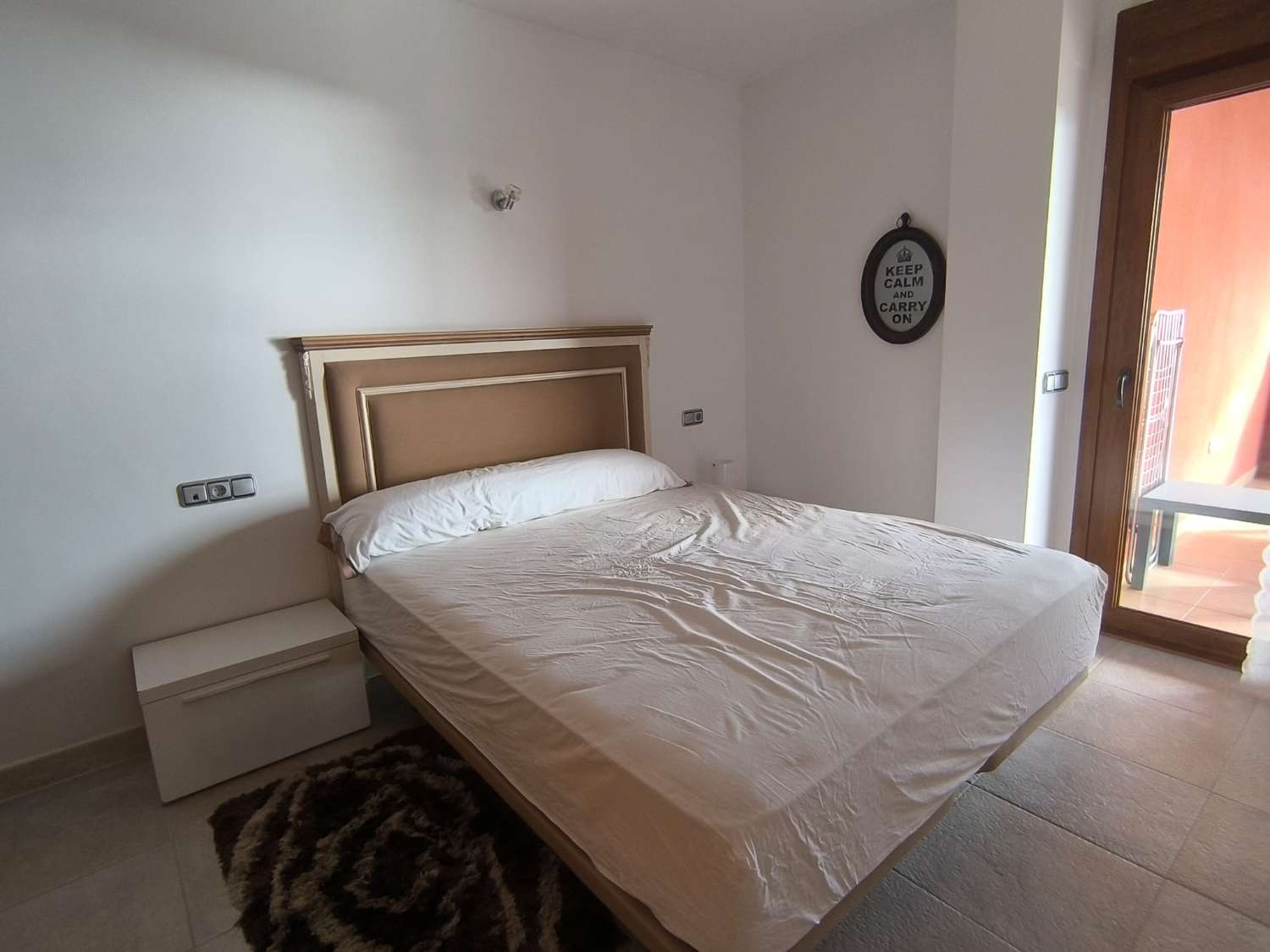 LANGSIKTIG TIL LEIE FRA NÅ AV VAKKER LEILIGHET MED HAVUTSIKT I ALTOS DEL HIGUERON