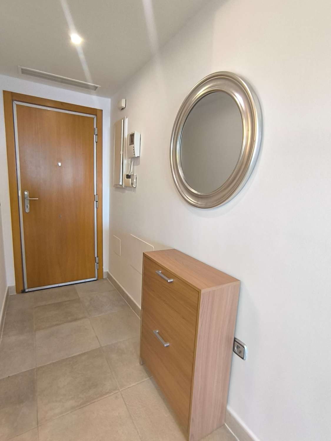 LANGSIKTIG TIL LEIE FRA NÅ AV VAKKER LEILIGHET MED HAVUTSIKT I ALTOS DEL HIGUERON