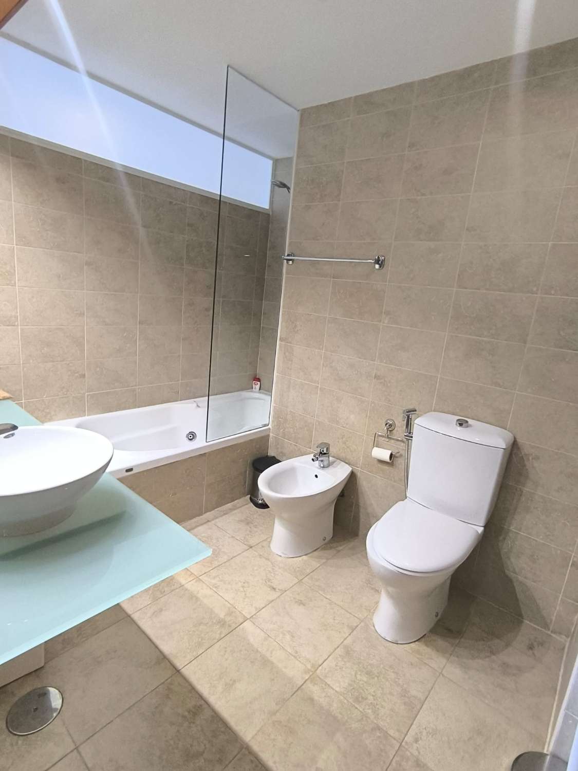 LANGSIKTIG TIL LEIE FRA NÅ AV VAKKER LEILIGHET MED HAVUTSIKT I ALTOS DEL HIGUERON