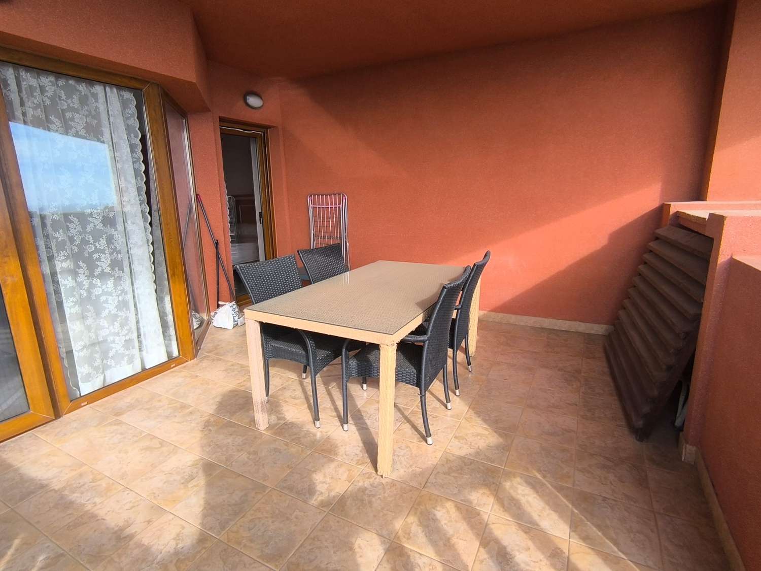 LANGSIKTIG TIL LEIE FRA NÅ AV VAKKER LEILIGHET MED HAVUTSIKT I ALTOS DEL HIGUERON