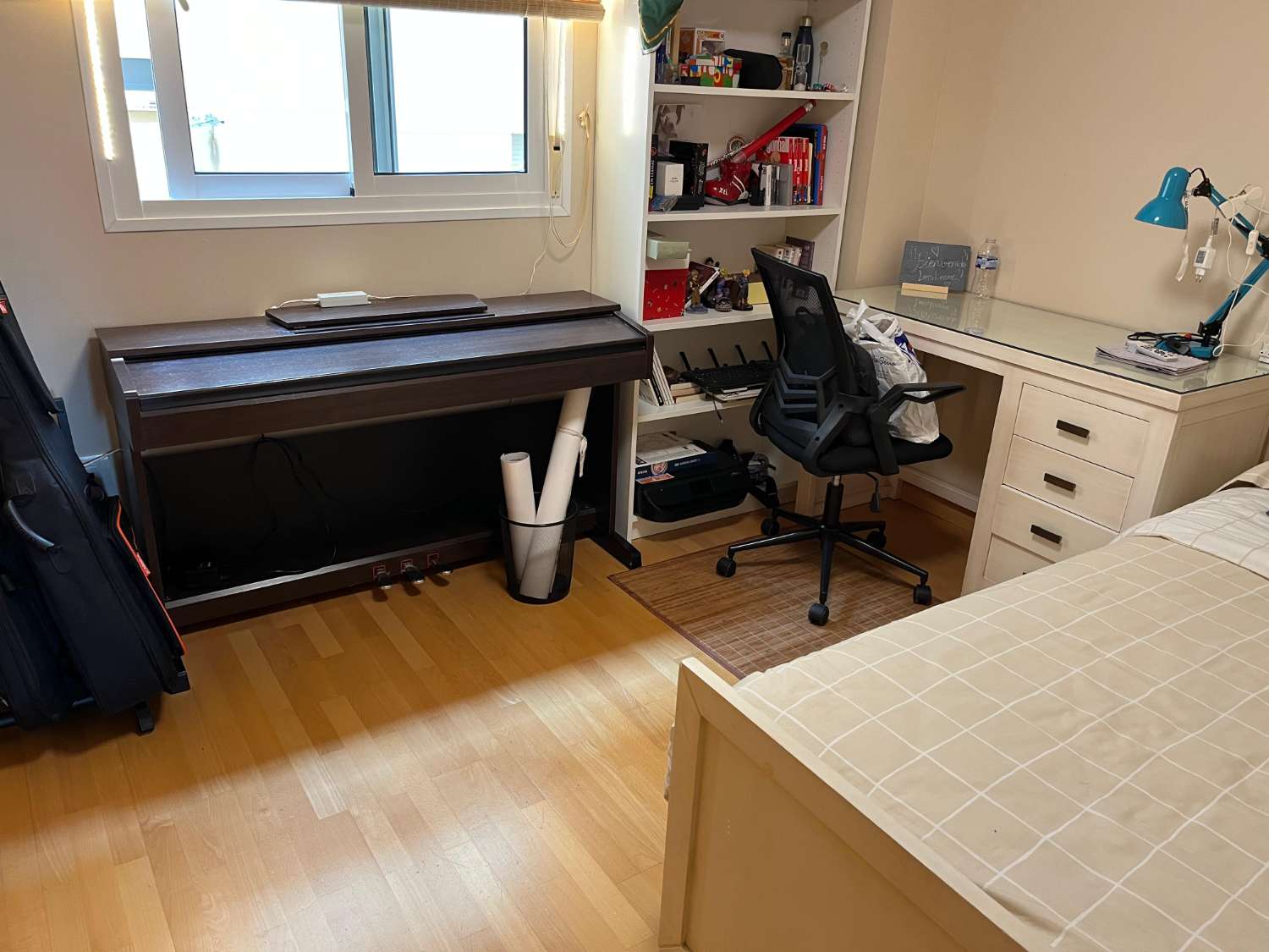 SE VENDE BONITO PISO CON VISTAS AL MAR EN ZONA DEL PINILLO (TORREMOLINOS)