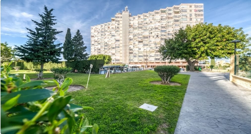 NICE APARTMENT FOR SALE IN LA COLINA AREA (TORREMOLINOS)